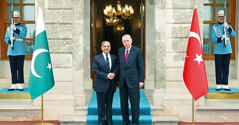 Pakistan Başbakanı Dolmabahçe’de
