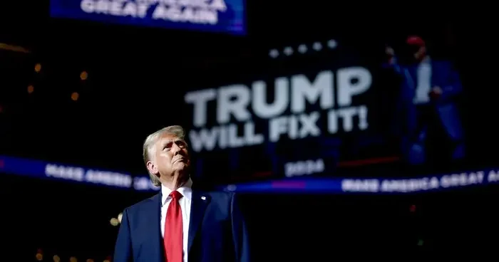 Trump çok konuşulan kararını telefon görüşmesinden sonra erteledi