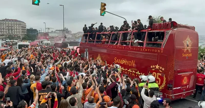 Galatasaray 25 inci şampiyonluğunu kutladı