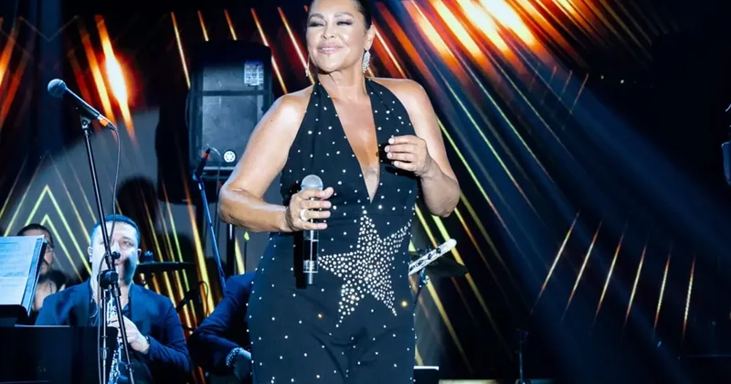 Hülya Avşar dan sahnede Hakan Altun sürprizi