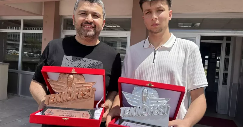 Geleceğin mühendisleri iş başında! Lise takımı uçan araba algoritmasıyla ödül kazandı!