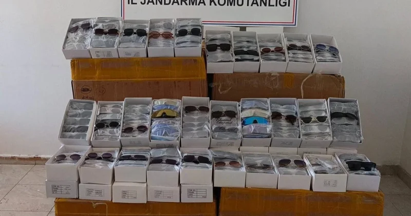 Antalya da binlerce kaçak güneş gözlüğü ele geçirildi
