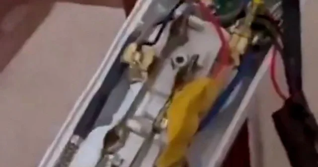 Yine gizli kamera skandalı: Kaldığı odada üçlü prizdeki ışığı takip etti düzeneği böyle tespit etti VİDEO İZLE
