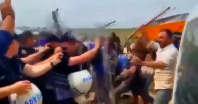 Ankara da denetim yapılmasına izin vermeyen kurban satıcıları sopalarla polise saldırdı VİDEO İZLE