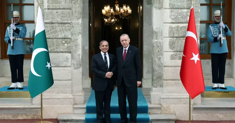 Şahbaz Şerif’ten Türkiye’ye dostluk mesajı!