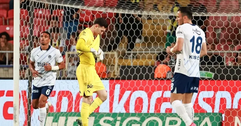 Fenerbahçeli futbolculardan 4 2 lik yenilgi sonrası flaş hareket