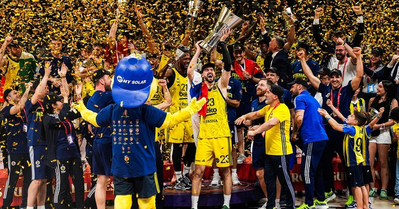 Euroleague şampiyonu Fenerbahçe Beko kupasına kavuştu