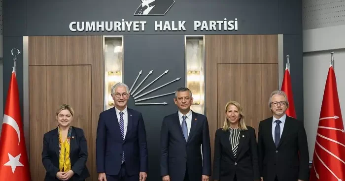 Fransız senatörler CHP Genel Merkezinde