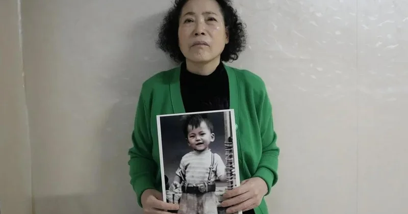 Güney Kore de sokakta kaybolan oğlu Norveç e evlatlık verilen anne, hükümete ve acentelere dava açtı
