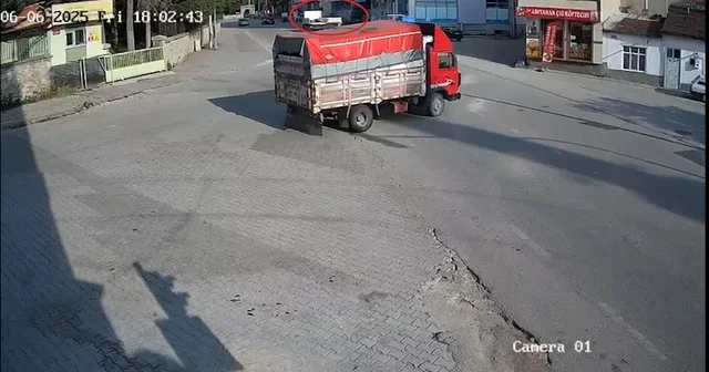 Kamyonet kasası kapağının çarptığı Nisanur öldü; kaza kamerada Konya Haberleri