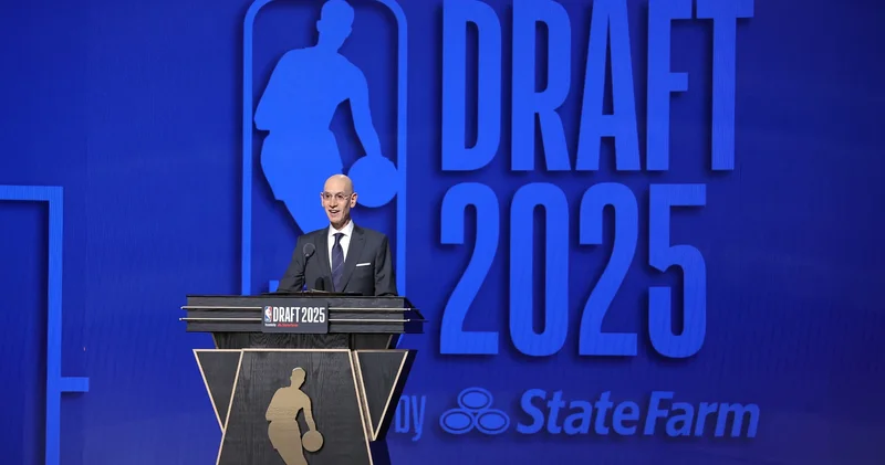 2025 NBA draftında 1. tur tamamlandı! Mavericks beklendiği gibi Cooper Flagg ı bir numaradan seçti