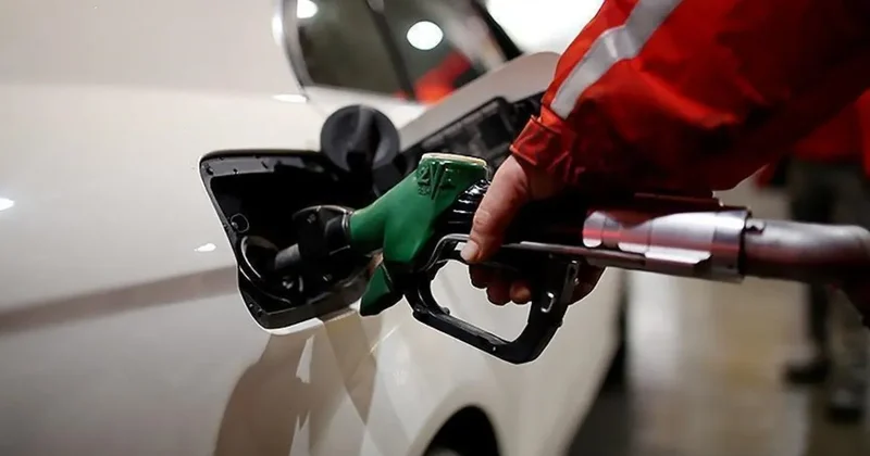 Benzin ve motorine rekor indirim! İşte şehir şehir yeni fiyatlar