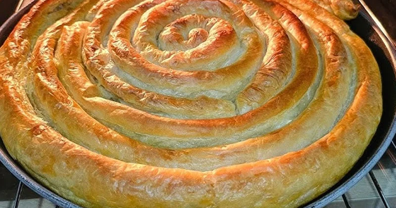 Hazır Yufkayla El Açması Tadında Peynirli Börek: Çıtır Çıtır Lezzet Şöleni!