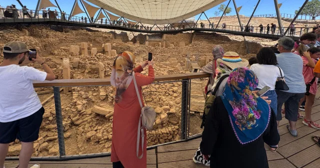 Göbeklitepe de ziyaretçi yoğunluğu VİDEO İZLE