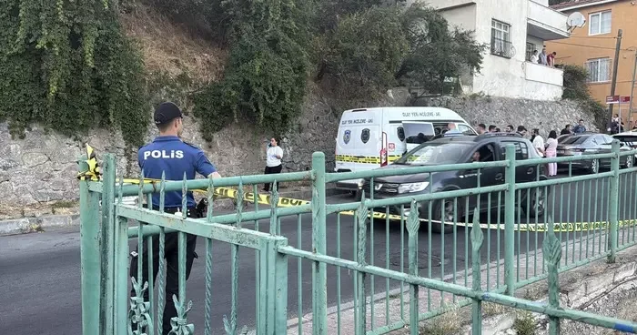 Sarıyer de korkunç olay! 61 yaşındaki sevgililer, evde başlarından vurulmuş halde ölü bulundu