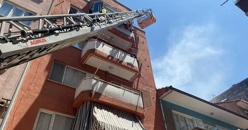 Yalova da çatı katı yangını