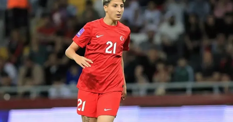 Türk yıldız Kader Hançar, yurt dışına transfer oldu