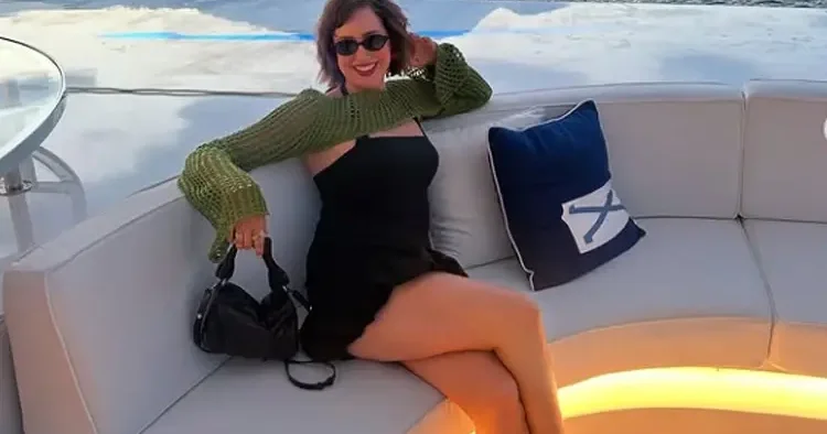 Dünyanın en ünlü evlilik dışı çocuğu... Babasının verdiği sus payı ile hayatını yaşıyor.. Lüks yatlar, özet jetler emrinde!