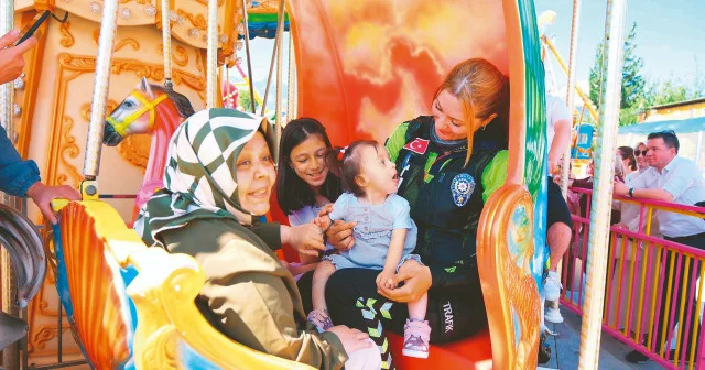 Polisten özel çocuklara lunapark eğlencesi Gündem Haberleri