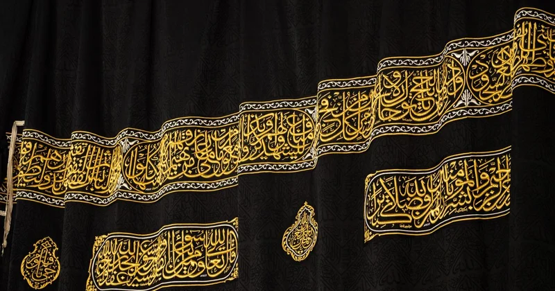 Kabe nin örtüsü değiştirildi