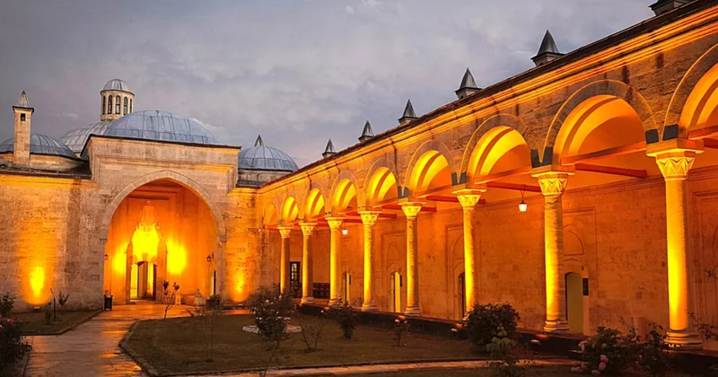 Gece müzeciliği Sultan II. Bayezid Külliyesi Sağlık Müzesi nde hareketliliği artıracak
