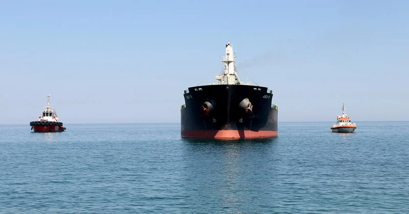 Karaya oturan kuru yük gemisinde inceleme yapıldı