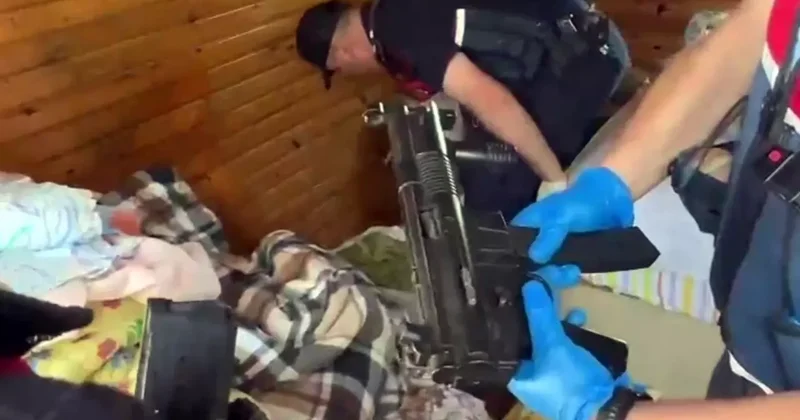 Cephanelik gibi ev! Ekipler bile şoke oldu