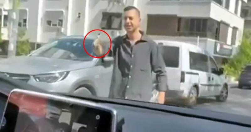 Trafikte kadınlara silah çeken sürücü tutuklandı Son dakika haberleri