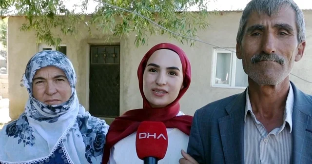 YKS sonrası kızını çiçeklerle karşılayan baba: Dünyanın en güzel anıydı Muş Haberleri