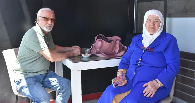 Mola verdikleri Sivas ta kaybolan kedileri için kentte kaldılar: Bulana 10 bin TL ödül verecekler