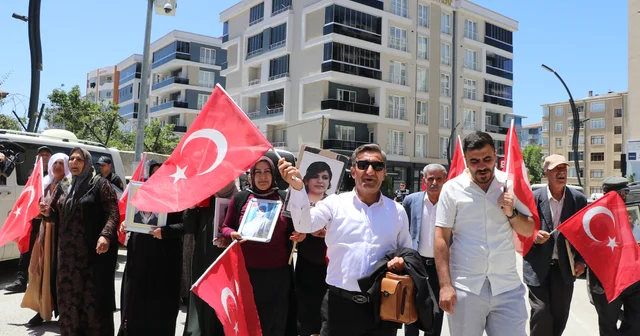 Evlat eylemi yapan aileler: Terörsüz Türkiye istiyoruz Van Haberleri