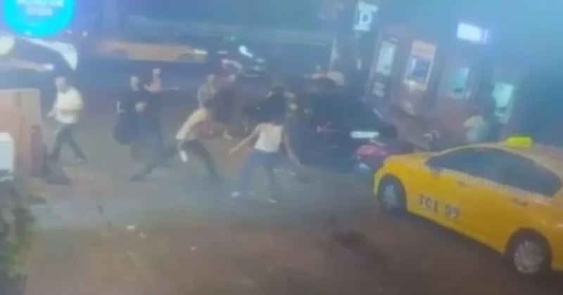 Beyoğlu’nda laf atma tartışmasında 17 yaşındaki genç ölümle burun buruna geldi Sözcü Gazetesi