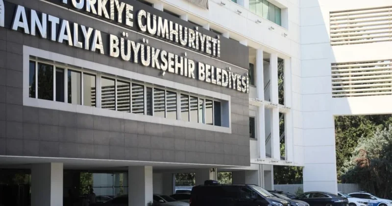 Antalya Büyükşehir e ikinci dalga operasyonun iki bürokrat tutuklandı