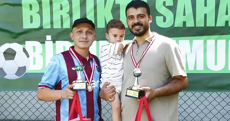 Kanseri yenen Yasin in halı saha hayali gerçekleşti; Ali Asaf ta izledi
