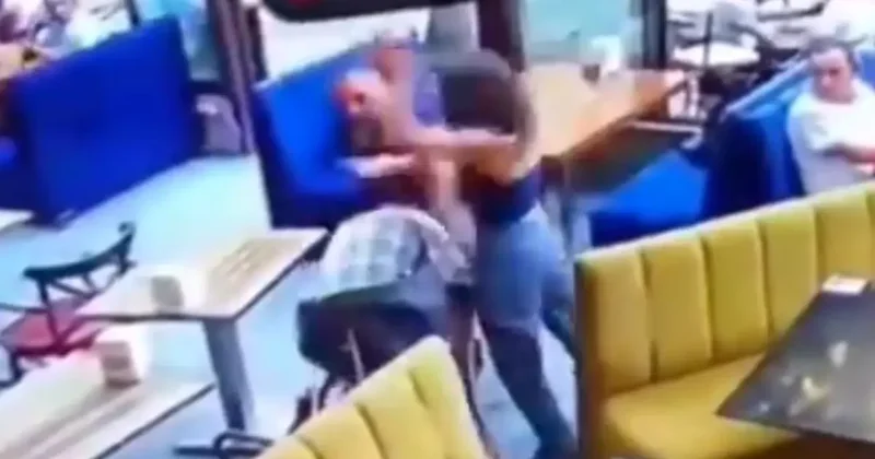 Kadın Garson, Tokatçı Müşteriyi Dövdü