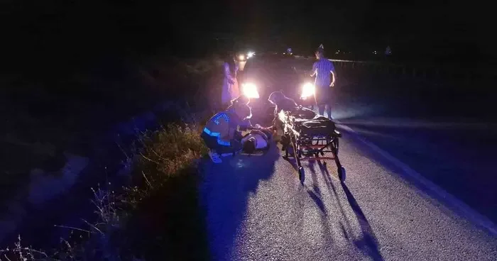 Takla atan araç metrelerce sürüklendi: Ehliyetsiz sürücü ölümden döndü