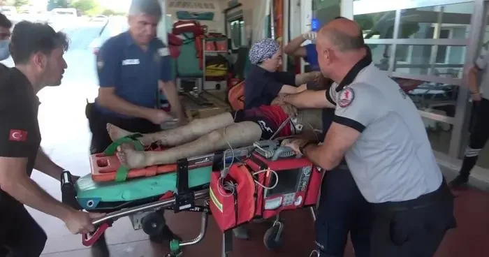 Samsun da denizde boğulma tehlikesi geçiren 3 gençten 1 i öldü
