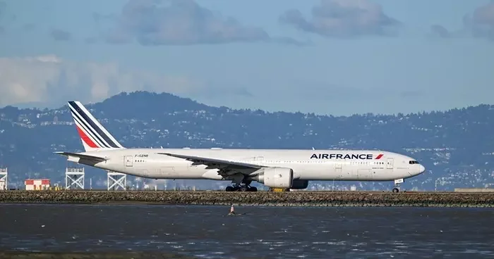 Nice te fırtına alarmı: Air France uçağı Marsilya ya zorunlu iniş yaptı