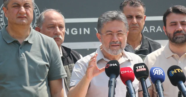 Bakan Yumaklı dan devam eden yangınlara ilişkin açıklama: Ekstra hassasiyet bekliyoruz VİDEO İZLE