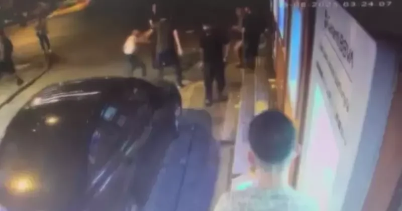 Beyoğlu’nda laf atma tartışmasında 17 yaşındaki Umut bıçakla ağır yaralandı