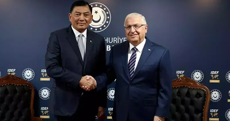 Bakan Güler, Endonezya Savunma Bakanı Sjamsoeddin ile bir araya geldi
