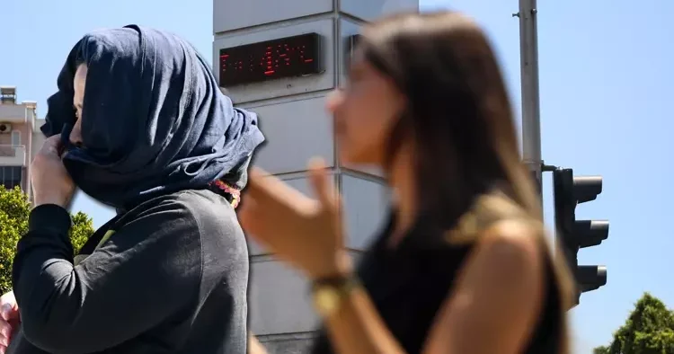 Dün rekor kırılmıştı bugün termometreler 48 dereceyi gördü! Bir kent kavruldu, sahiller boşaldı