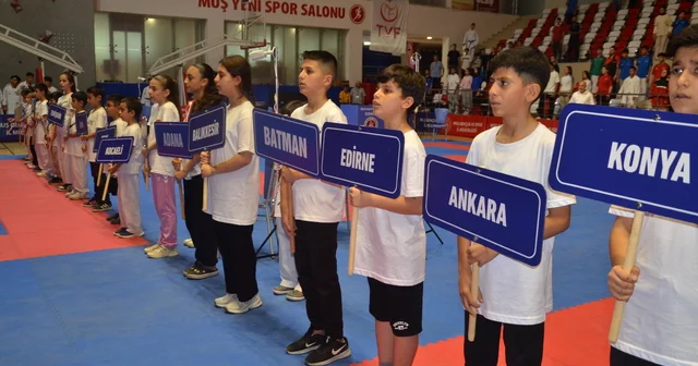 Türkiye Karate Premier Ligi nin 4. ayağı Muş ta başladı Muş Haberleri