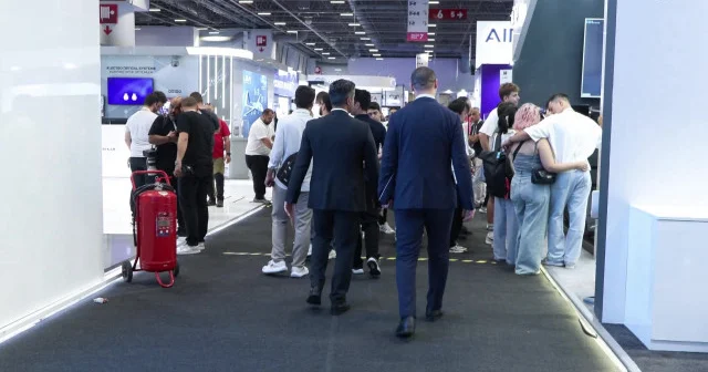 IDEF 2025 kapılarını ilk kez halka açtı: Savunma sanayi ürünlerine yoğun ilgi VİDEO İZLE