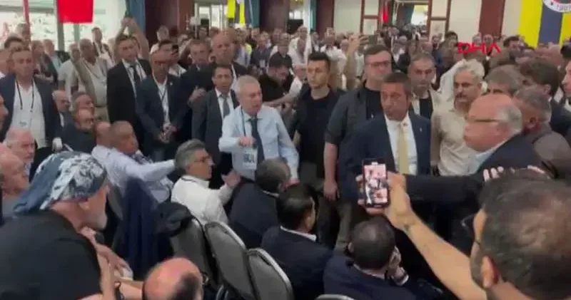 Fenerbahçe YDK Toplantısı’nda Ali Alper Alpoğlu nun konuşması sırasında gerginlik yaşandı