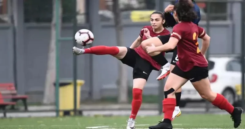 Galatasaray Divanı’nda kadın futboluna çağrı: Vitrin değil, vizyon meselesi