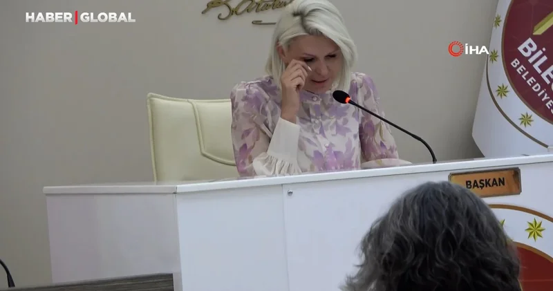 AK Parti ve MHP den destek alan CHP li başkan gözyaşlarını tutamadı