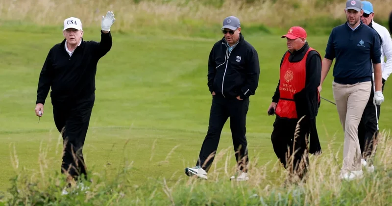 Skandallara boğulan Trump, İskoçya nın golf sahalarına kaçtı Sözcü Gazetesi