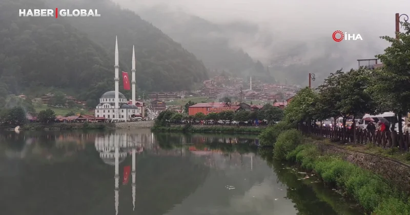 Sıcak hava Türkiye yi kavururken, Uzungöl serinliğiyle nefes aldırıyor
