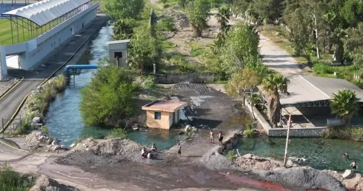 Aşırı sıcaklarda serinlemenin yöntemini buldular! İçindeyken ayağım titriyor, durduramıyorum